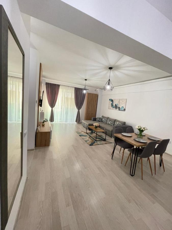 Mamaia Moonlight Apartment ภายนอก รูปภาพ