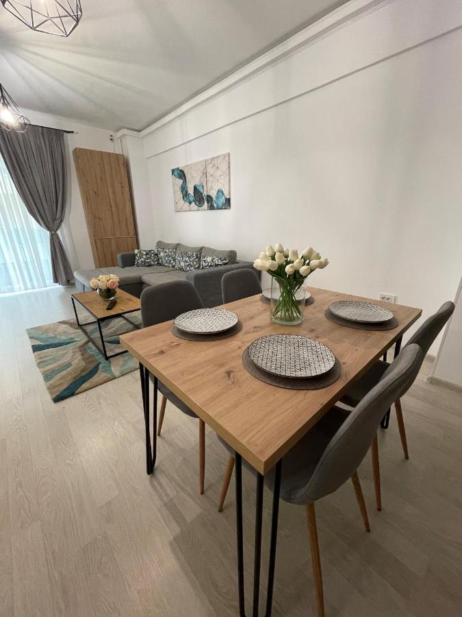 Mamaia Moonlight Apartment ภายนอก รูปภาพ